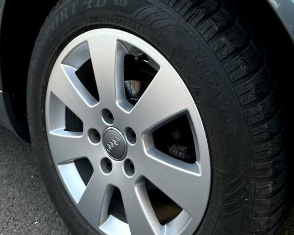 Серый Ауди А4, объемом двигателя 2 л и пробегом 198 тыс. км за 5650 $, фото 9 на Automoto.ua