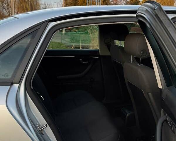 Серый Ауди А4, объемом двигателя 2 л и пробегом 384 тыс. км за 4500 $, фото 1 на Automoto.ua