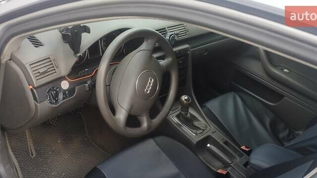 Серый Ауди А4, объемом двигателя 1.98 л и пробегом 238 тыс. км за 4750 $, фото 5 на Automoto.ua