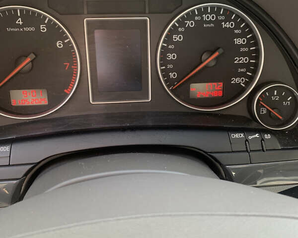 Серый Ауди А4, объемом двигателя 1.98 л и пробегом 240 тыс. км за 4750 $, фото 11 на Automoto.ua