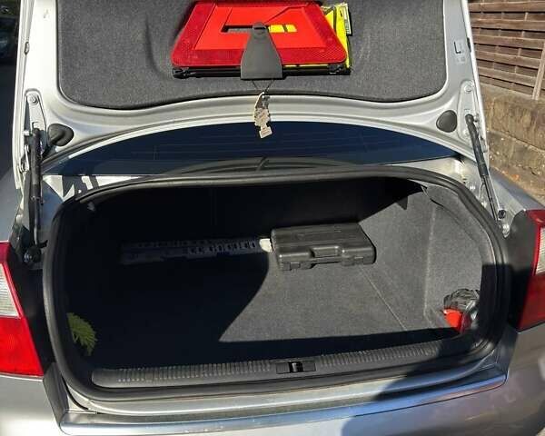 Серый Ауди А4, объемом двигателя 1.78 л и пробегом 212 тыс. км за 4800 $, фото 5 на Automoto.ua