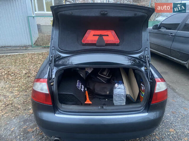 Сірий Ауді А4, об'ємом двигуна 2 л та пробігом 382 тис. км за 4500 $, фото 18 на Automoto.ua