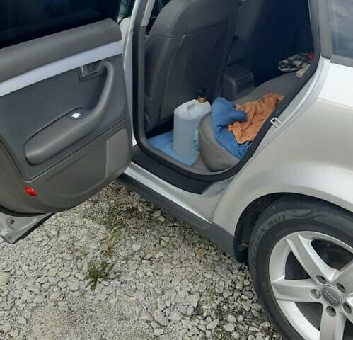 Сірий Ауді А4, об'ємом двигуна 2 л та пробігом 257 тис. км за 6000 $, фото 13 на Automoto.ua