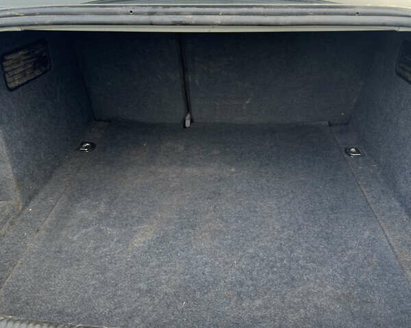 Сірий Ауді А4, об'ємом двигуна 2 л та пробігом 226 тис. км за 4500 $, фото 9 на Automoto.ua