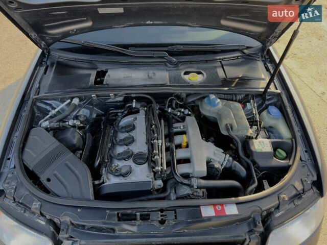 Сірий Ауді А4, об'ємом двигуна 1.8 л та пробігом 283 тис. км за 6500 $, фото 26 на Automoto.ua