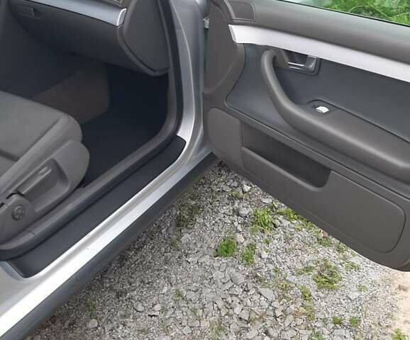 Сірий Ауді А4, об'ємом двигуна 2 л та пробігом 257 тис. км за 6000 $, фото 18 на Automoto.ua