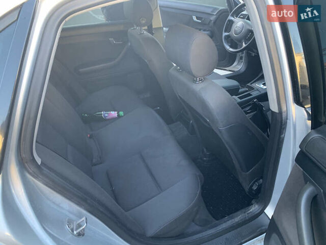 Ауді А4 2001 у Вінниці на Automoto.ua Сірий Ауді А4, об'ємом двигуна 1.98 л та пробігом 354 тис. км за 4000 $, фото 6 на Automoto.ua