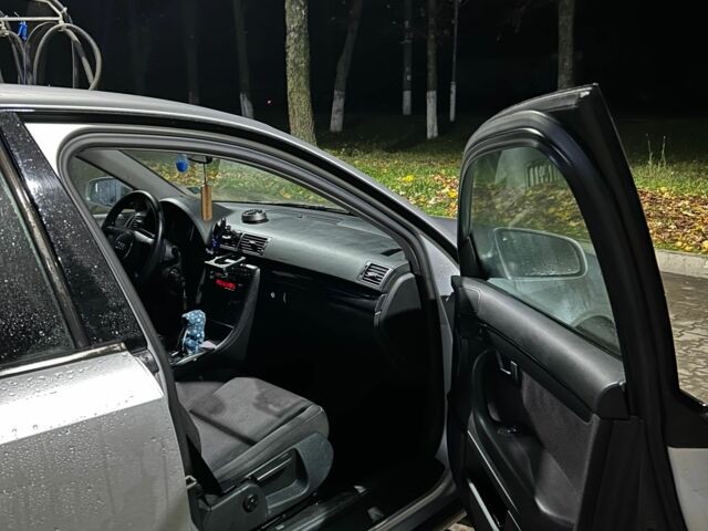 Ауді А4 2001 у Шостке на Automoto.ua Сірий Ауді А4, об'ємом двигуна 2 л та пробігом 236 тис. км за 6100 $, фото 5 на Automoto.ua