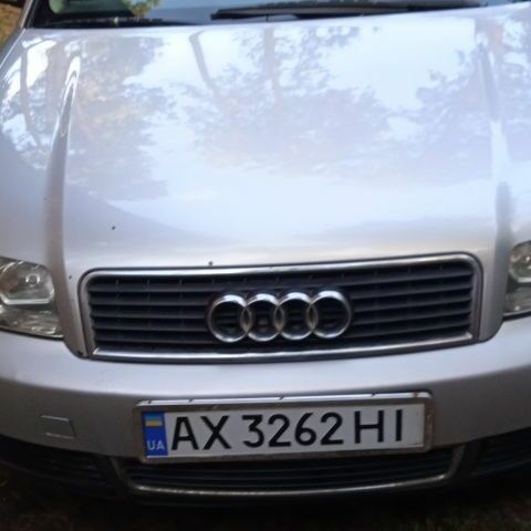 Сірий Ауді А4, об'ємом двигуна 2 л та пробігом 337 тис. км за 5500 $, фото 6 на Automoto.ua