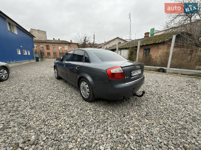 Серый Ауди А4, объемом двигателя 2 л и пробегом 250 тыс. км за 3600 $, фото 5 на Automoto.ua