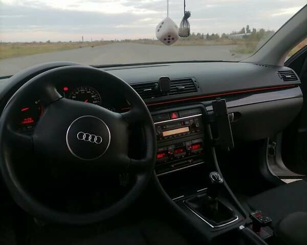 Сірий Ауді А4, об'ємом двигуна 1.6 л та пробігом 225 тис. км за 4500 $, фото 1 на Automoto.ua