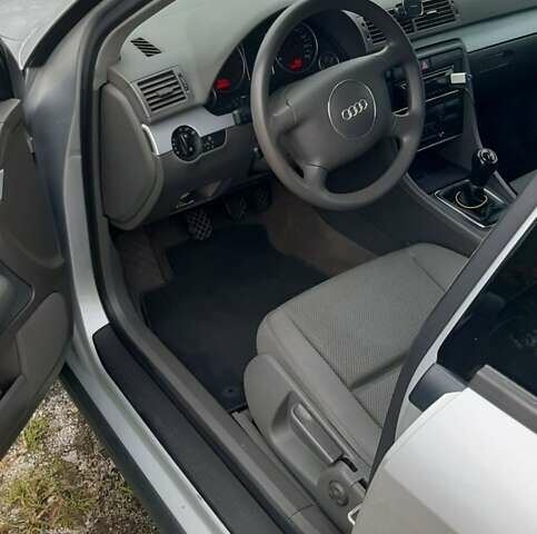 Сірий Ауді А4, об'ємом двигуна 2 л та пробігом 257 тис. км за 6000 $, фото 12 на Automoto.ua