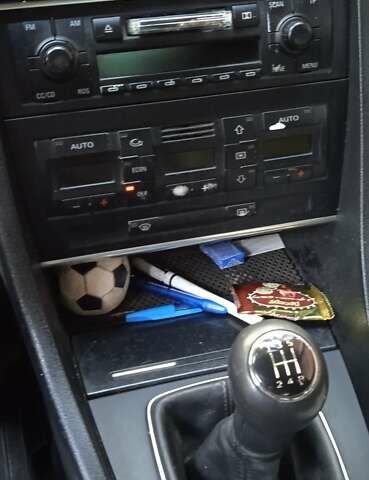 Серый Ауди А4, объемом двигателя 2 л и пробегом 337 тыс. км за 5300 $, фото 2 на Automoto.ua