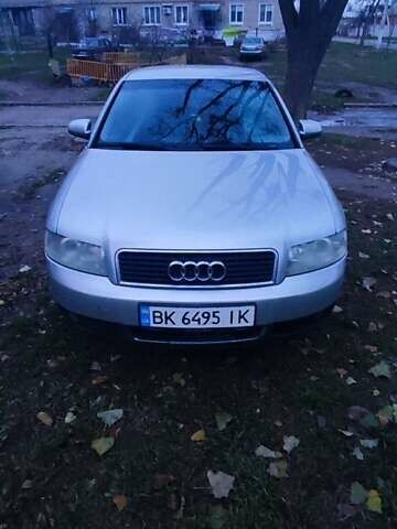 Сірий Ауді А4, об'ємом двигуна 1.98 л та пробігом 303 тис. км за 4800 $, фото 4 на Automoto.ua