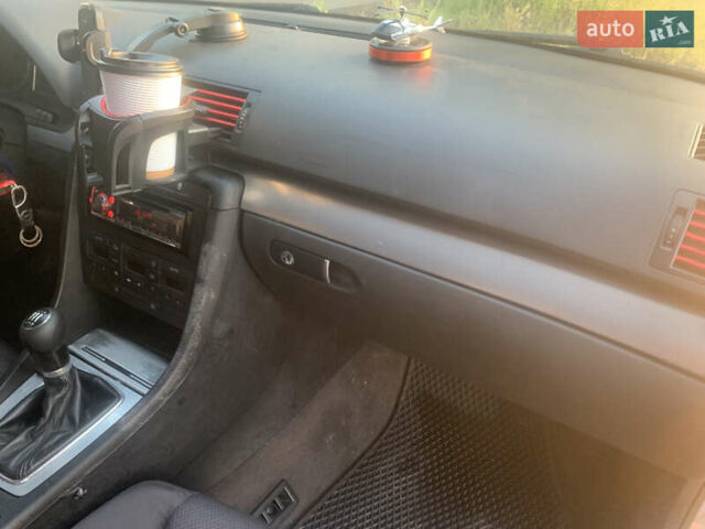 Ауді А4 2001 у Запоріжжя на Automoto.ua Сірий Ауді А4, об'ємом двигуна 2 л та пробігом 370 тис. км за 3300 $, фото 29 на Automoto.ua