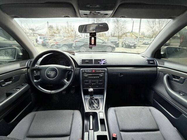 Серый Ауди А4, объемом двигателя 2 л и пробегом 305 тыс. км за 4999 $, фото 7 на Automoto.ua