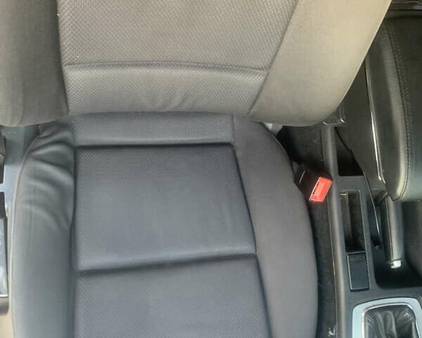 Ауді А4 2001 у Запоріжжя на Automoto.ua Сірий Ауді А4, об'ємом двигуна 2 л та пробігом 370 тис. км за 3300 $, фото 30 на Automoto.ua