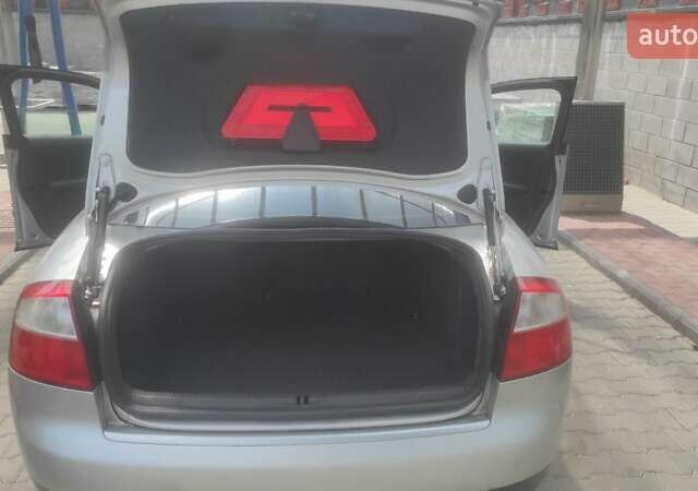 Сірий Ауді А4, об'ємом двигуна 1.6 л та пробігом 225 тис. км за 4900 $, фото 4 на Automoto.ua