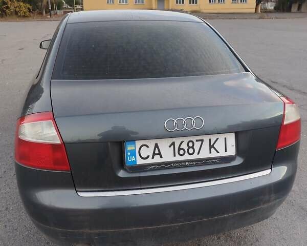 Ауді А4 2001 у Шполе на Automoto.ua Сірий Ауді А4, об'ємом двигуна 1.6 л та пробігом 285 тис. км за 3600 $, фото 1 на Automoto.ua