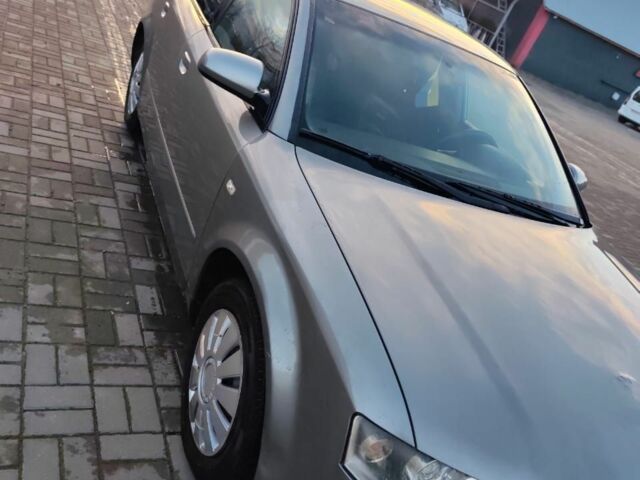 Серый Ауди А4, объемом двигателя 2 л и пробегом 274 тыс. км за 3500 $, фото 2 на Automoto.ua