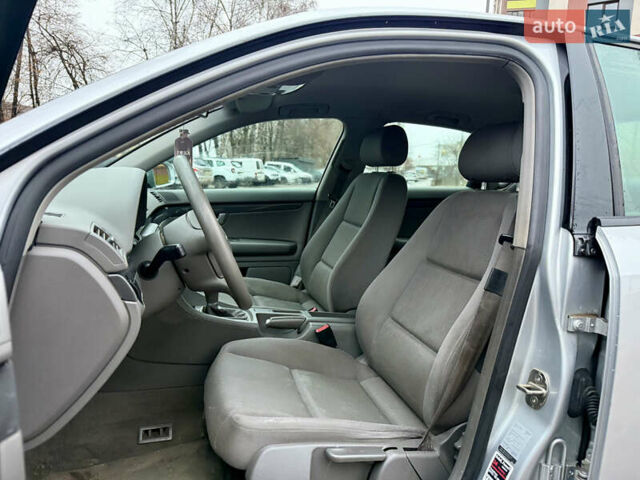 Сірий Ауді А4, об'ємом двигуна 1.6 л та пробігом 206 тис. км за 4450 $, фото 15 на Automoto.ua