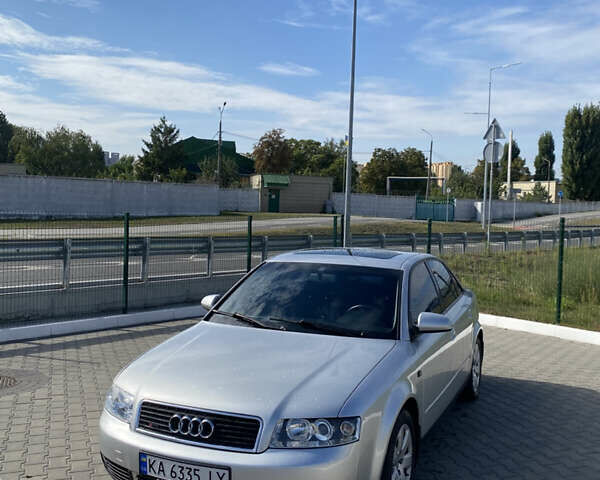 Сірий Ауді А4, об'ємом двигуна 2 л та пробігом 325 тис. км за 5300 $, фото 2 на Automoto.ua
