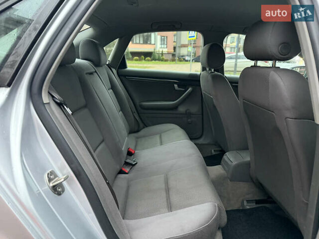 Сірий Ауді А4, об'ємом двигуна 1.6 л та пробігом 206 тис. км за 4450 $, фото 19 на Automoto.ua