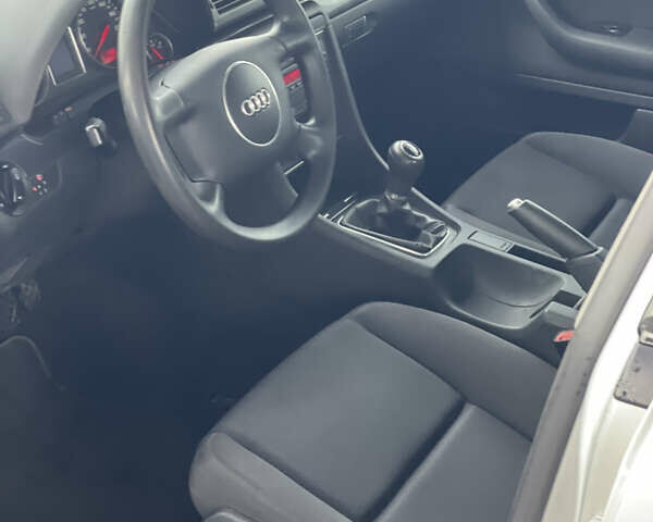 Сірий Ауді А4, об'ємом двигуна 1.6 л та пробігом 256 тис. км за 5150 $, фото 15 на Automoto.ua