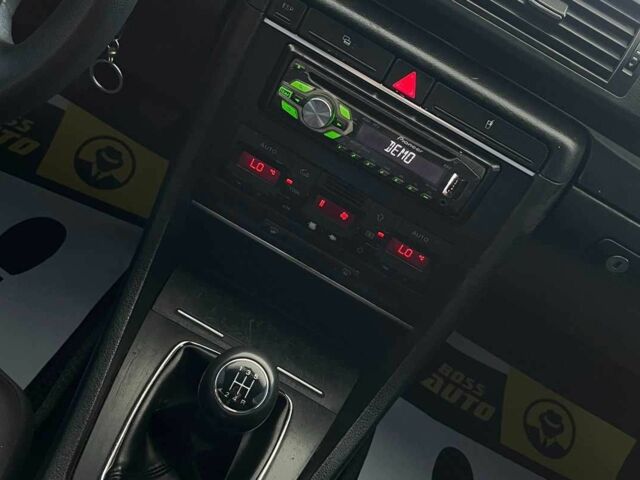 Сірий Ауді А4, об'ємом двигуна 1.6 л та пробігом 249 тис. км за 4500 $, фото 16 на Automoto.ua