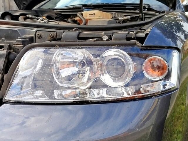 Сірий Ауді А4, об'ємом двигуна 2 л та пробігом 228 тис. км за 5500 $, фото 1 на Automoto.ua