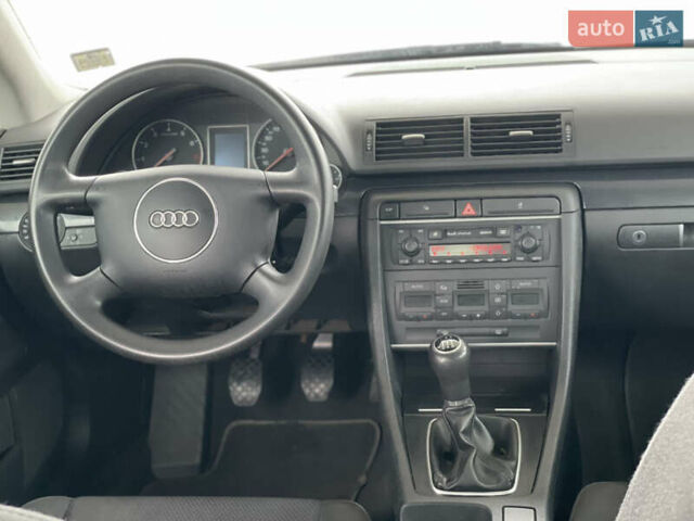 Сірий Ауді А4, об'ємом двигуна 1.6 л та пробігом 256 тис. км за 5150 $, фото 25 на Automoto.ua