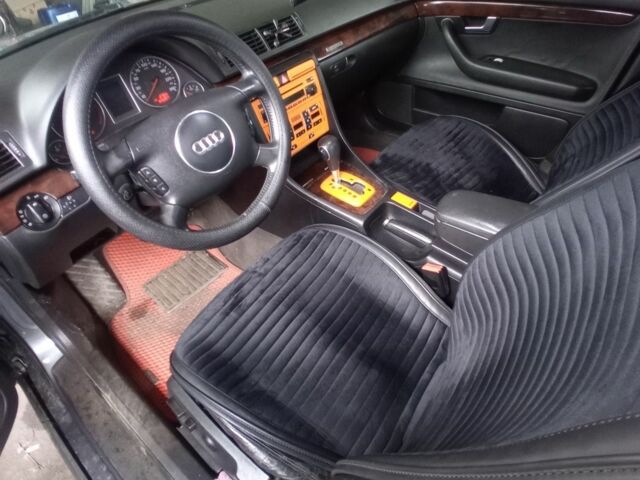 Сірий Ауді А4, об'ємом двигуна 2.5 л та пробігом 330 тис. км за 5500 $, фото 3 на Automoto.ua