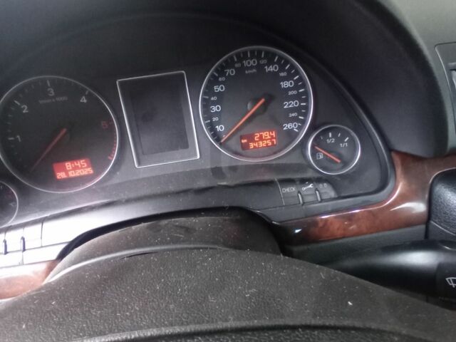 Сірий Ауді А4, об'ємом двигуна 2.5 л та пробігом 330 тис. км за 5500 $, фото 2 на Automoto.ua