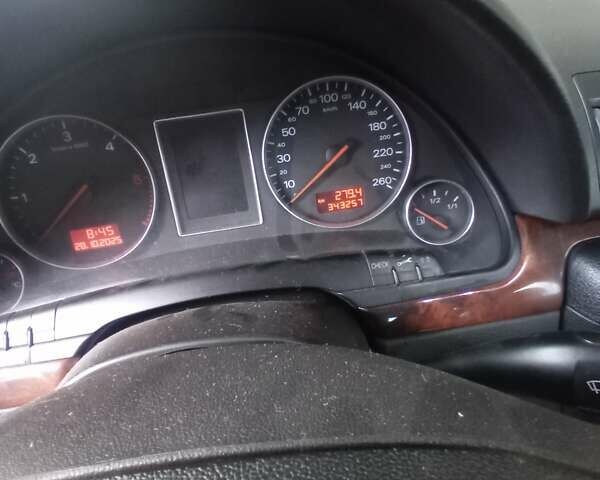 Сірий Ауді А4, об'ємом двигуна 2.5 л та пробігом 340 тис. км за 5500 $, фото 3 на Automoto.ua