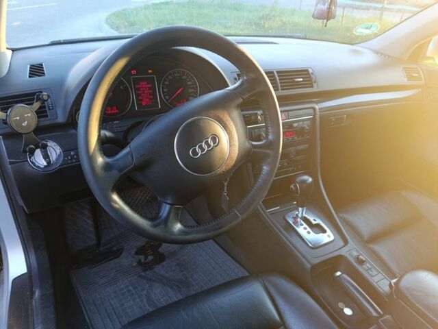 Сірий Ауді А4, об'ємом двигуна 2 л та пробігом 293 тис. км за 4800 $, фото 2 на Automoto.ua