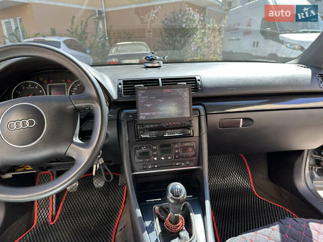Сірий Ауді А4, об'ємом двигуна 2 л та пробігом 158 тис. км за 5400 $, фото 3 на Automoto.ua