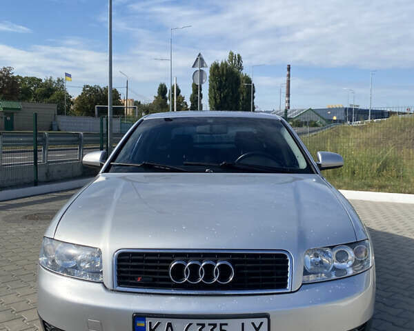 Сірий Ауді А4, об'ємом двигуна 2 л та пробігом 325 тис. км за 5300 $, фото 1 на Automoto.ua