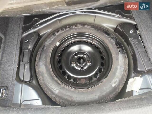 Ауді А4 2002 у Житомирі на Automoto.ua Сірий Ауді А4, об'ємом двигуна 1.6 л та пробігом 259 тис. км за 5600 $, фото 4 на Automoto.ua