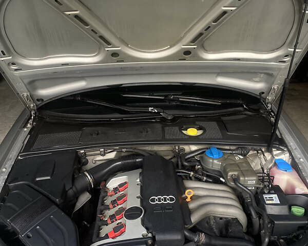 Сірий Ауді А4, об'ємом двигуна 2 л та пробігом 325 тис. км за 5300 $, фото 5 на Automoto.ua