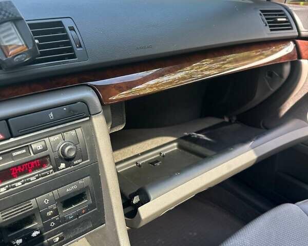 Ауді А4 2002 у Житомирі на Automoto.ua Сірий Ауді А4, об'ємом двигуна 1.6 л та пробігом 259 тис. км за 5600 $, фото 14 на Automoto.ua