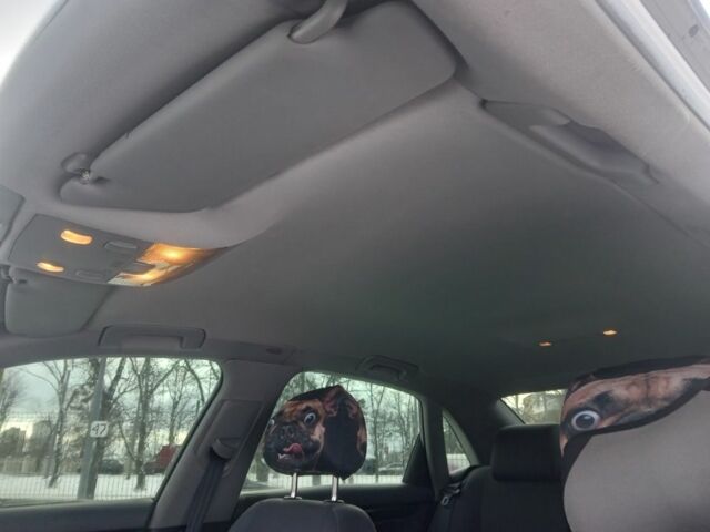 Серый Ауди А4, объемом двигателя 2 л и пробегом 288 тыс. км за 3800 $, фото 13 на Automoto.ua