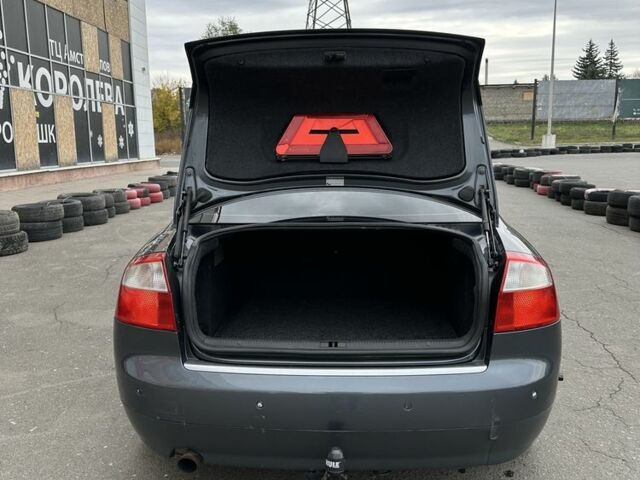 Серый Ауди А4, объемом двигателя 2 л и пробегом 240 тыс. км за 5000 $, фото 6 на Automoto.ua