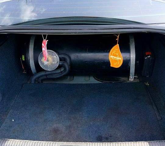 Серый Ауди А4, объемом двигателя 2 л и пробегом 0 тыс. км за 4000 $, фото 6 на Automoto.ua