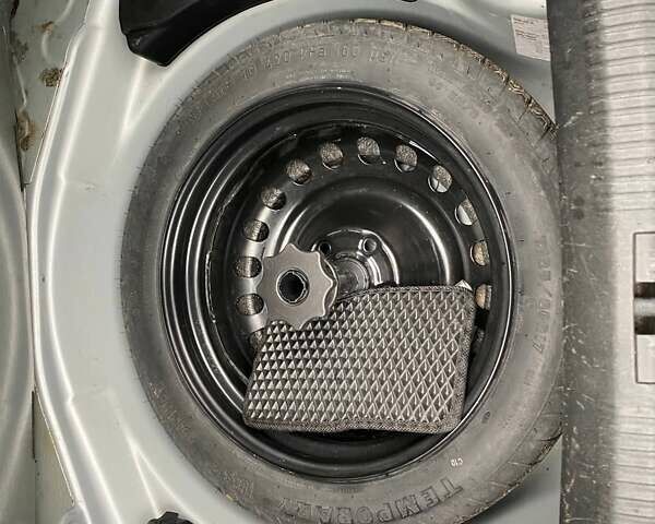 Сірий Ауді А4, об'ємом двигуна 1.8 л та пробігом 180 тис. км за 5500 $, фото 40 на Automoto.ua