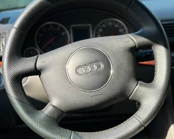Ауді А4 2002 у Житомирі на Automoto.ua Сірий Ауді А4, об'ємом двигуна 1.6 л та пробігом 259 тис. км за 5600 $, фото 3 на Automoto.ua