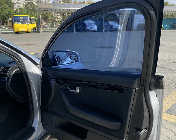 Сірий Ауді А4, об'ємом двигуна 2 л та пробігом 325 тис. км за 5300 $, фото 7 на Automoto.ua