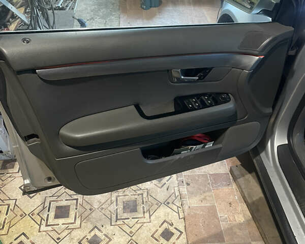 Сірий Ауді А4, об'ємом двигуна 1.8 л та пробігом 408 тис. км за 5000 $, фото 7 на Automoto.ua