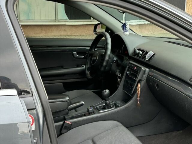 Серый Ауди А4, объемом двигателя 2 л и пробегом 240 тыс. км за 5000 $, фото 9 на Automoto.ua