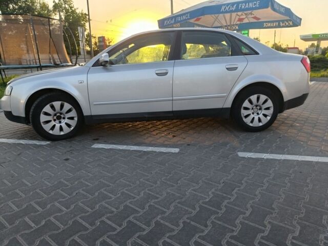 Сірий Ауді А4, об'ємом двигуна 2 л та пробігом 293 тис. км за 4800 $, фото 5 на Automoto.ua