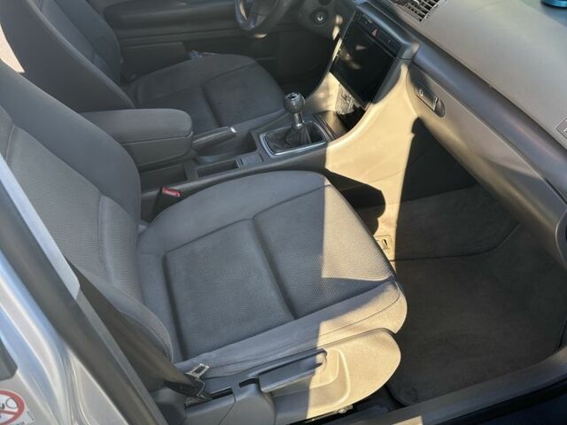 Серый Ауди А4, объемом двигателя 2 л и пробегом 153 тыс. км за 4999 $, фото 7 на Automoto.ua
